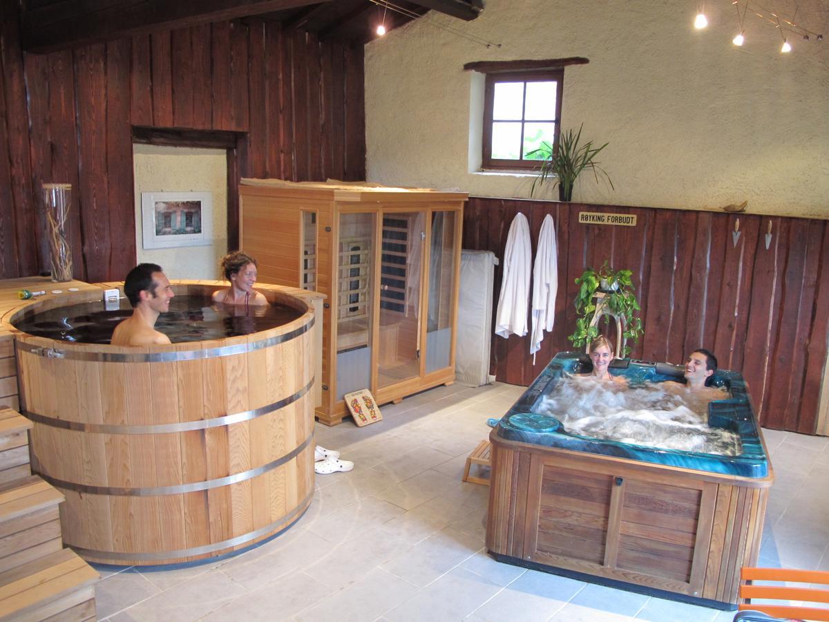 Spa Du Hameau De Bonnevay Marchampt Exterior foto